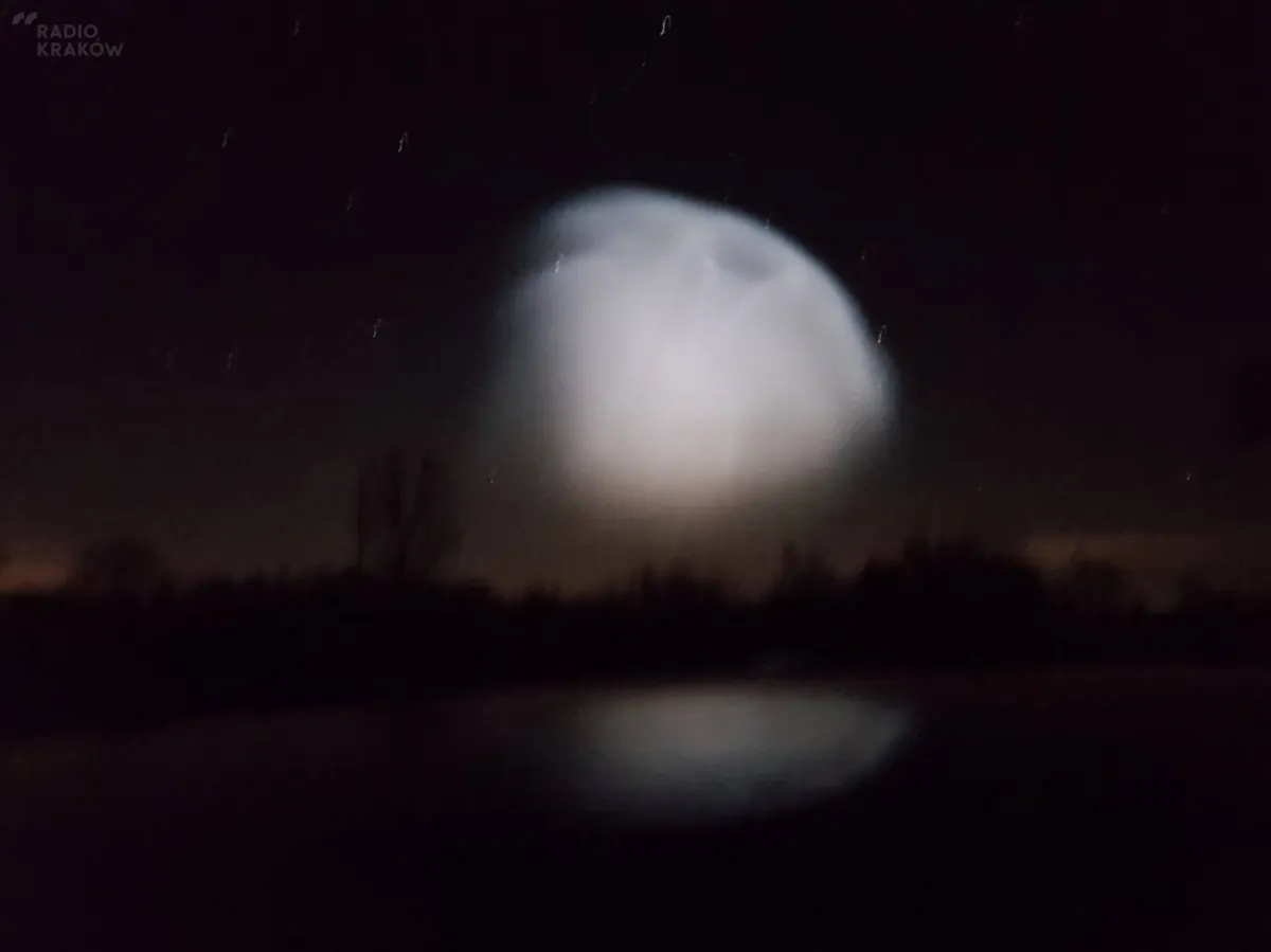 Tajemniczy obłok na niebie. To nie UFO, tylko test międzykontynentalnego pocisku