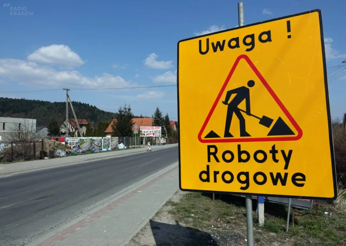 Prace przy przebudowie drogi powiatowej z Chełmca do Marcinkowic zgodnie z harmonogramem