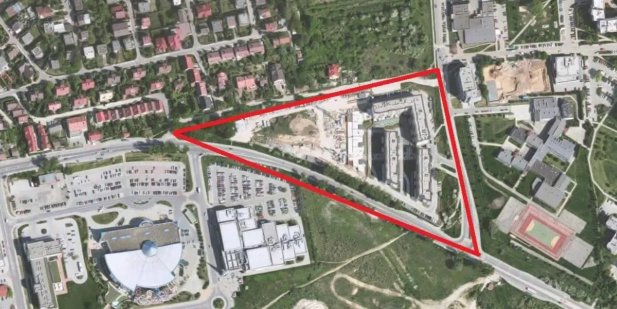 "Trójkąt niezgody" krakowskich radnych. Prądnik Czerwony chce przejąć od Mistrzejowic... kawałek terenu