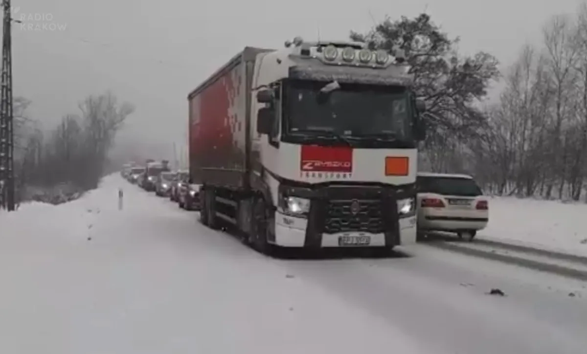 Serii kolizji i wypadków w Małopolsce. Na drogach panują złe warunki