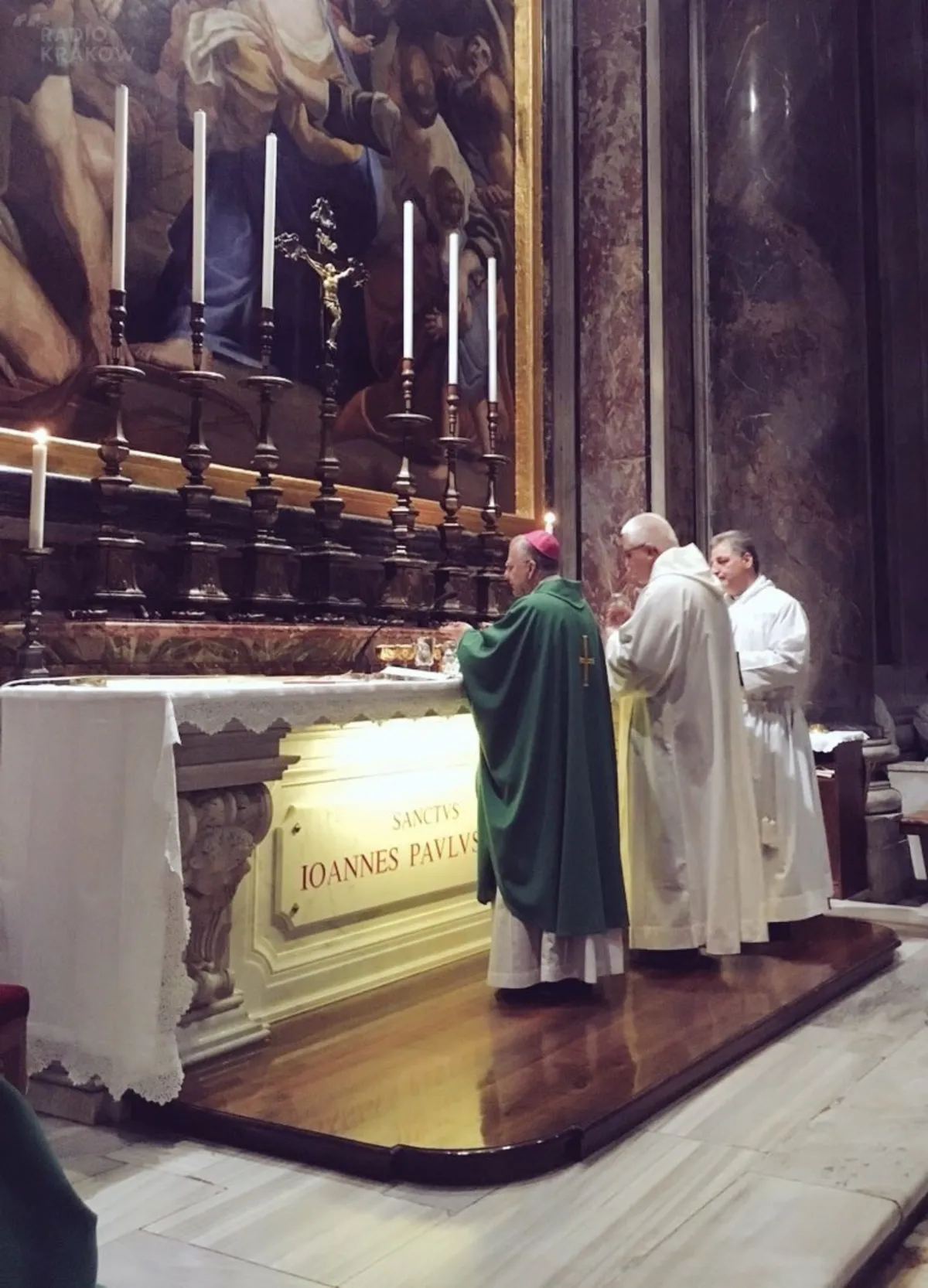 Abp Marek Jędraszewski spotkał się z papieżem Franciszkiem. Podarował mu figurkę św. siostry Faustyny