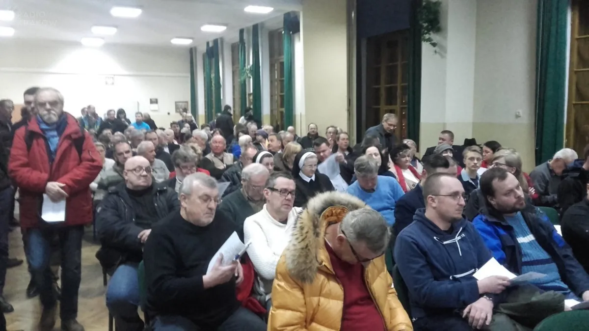Ruszyły konsultacje społeczne w sprawie ograniczenia ruchu w centrum. Atmosfera była gorąca. WIDEO