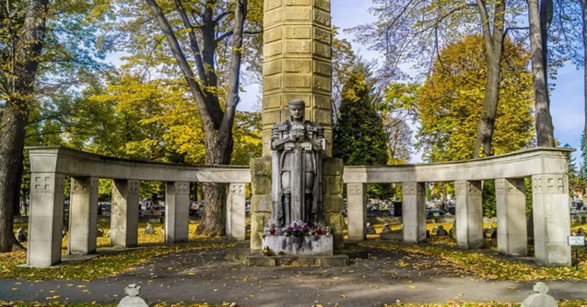 Sądecczyzna: 1 i 2 listopada. Zmiany w ruchu przy cmentarzach