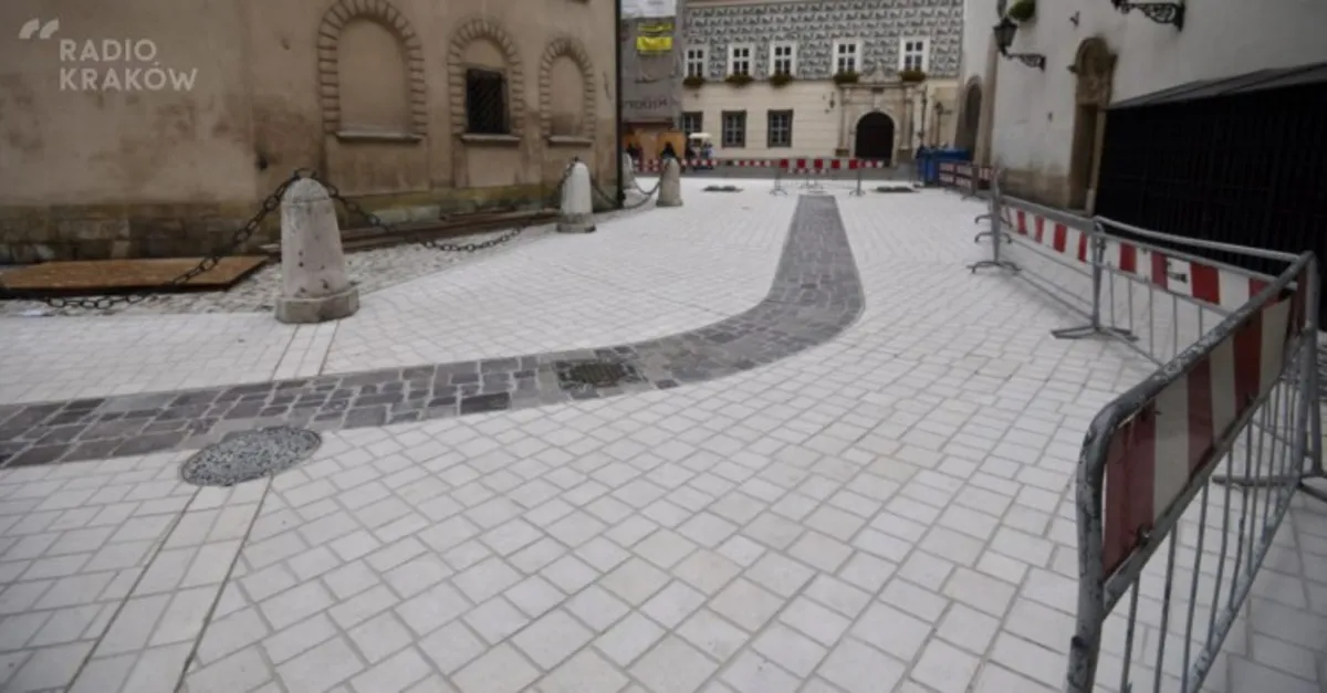 W Krakowie znów ruszył remont placu Mariackiego