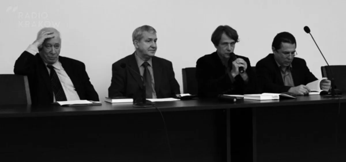 Uniwersytet w państwie policyjnym