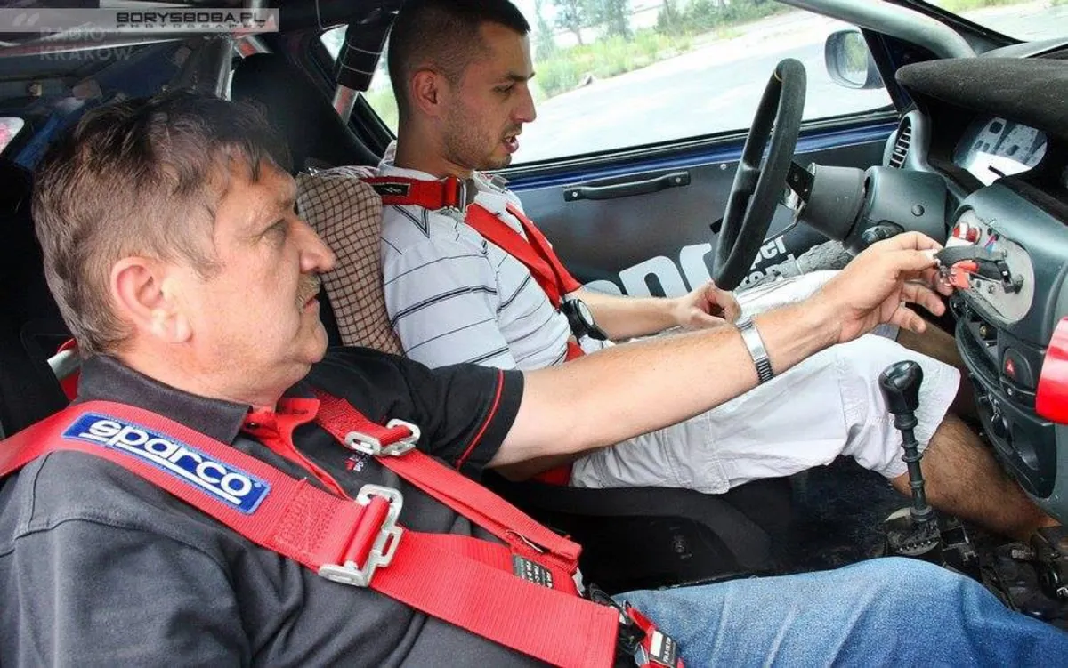 Szkolenia młodych kierowców w autosporcie