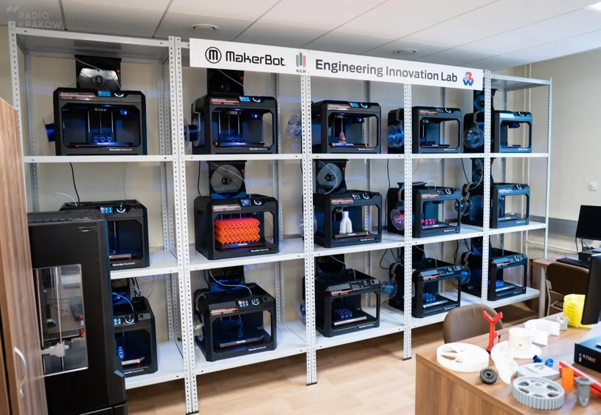 Największa pracownia z drukarkami 3D na AGH