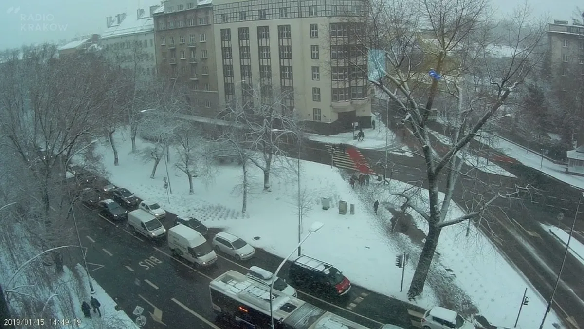 Śnieg pada i szybko nie przestanie. RELACJA
