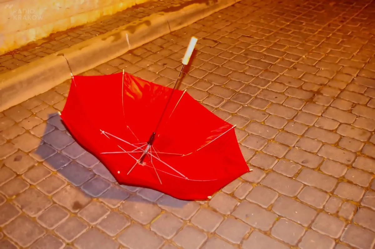 Uwaga na wiatr i deszcz! Będzie silnie wiało do poniedziałku