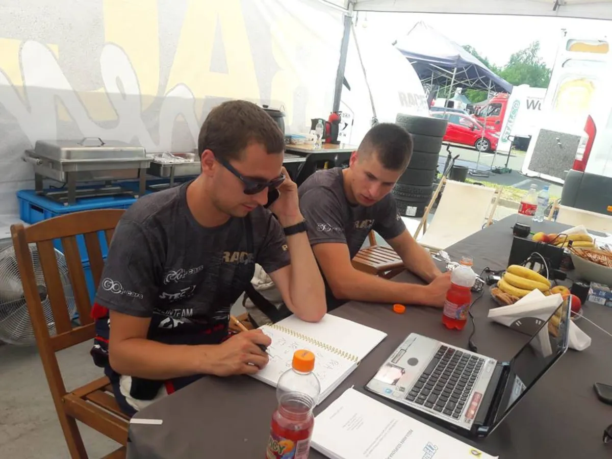Artur Natkaniec, Jakub Wróbel i Tomek Zbroja w Radiostradzie Nocą (16.08.2018)