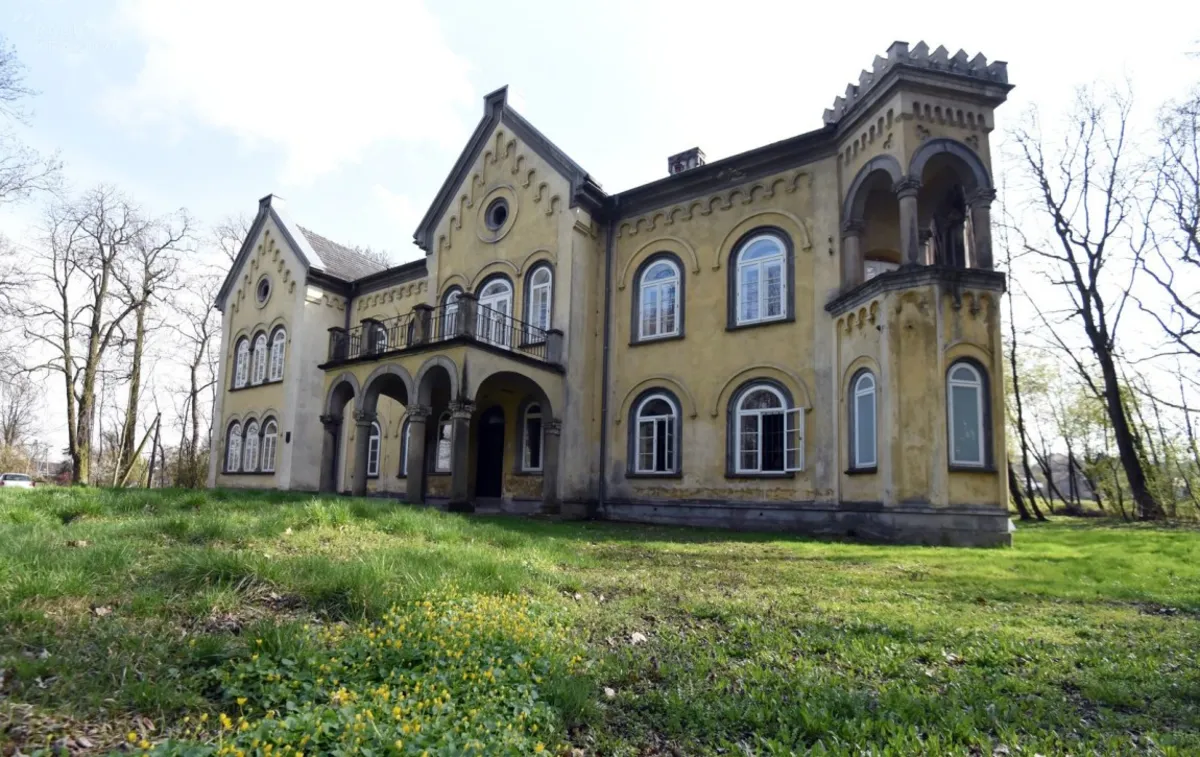 #45 - Pałac w Ryczowie - romantyczna architektura i duch barona