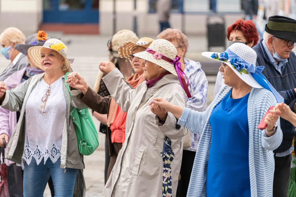 Sądeccy seniorzy stawiają na kapelusze. ZDJĘCIA