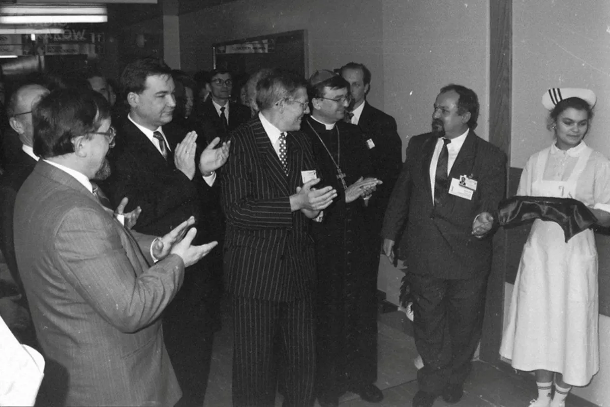 Otwarcie szpitala św. Łukasza w Tarnowie,1993 rok, fot P.Topolski