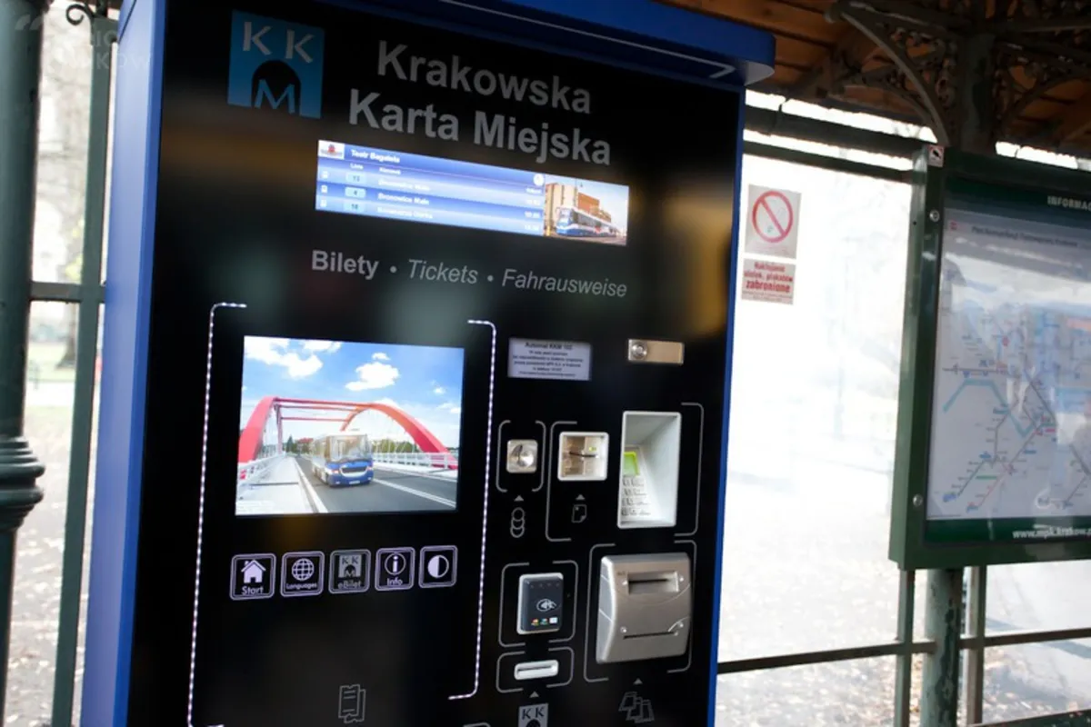 Nowoczesny biletomat w Krakowie