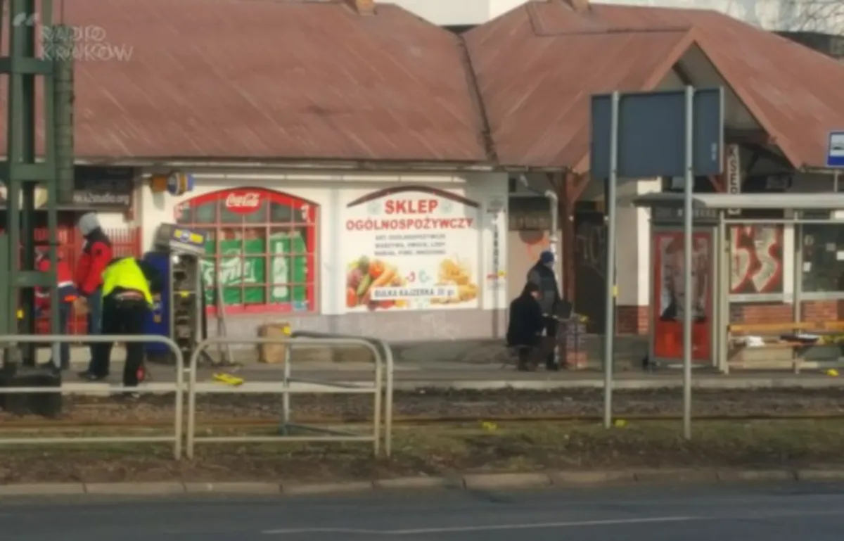 Krakowska policja wciąż poszukuje sprawców napadu na bankomat