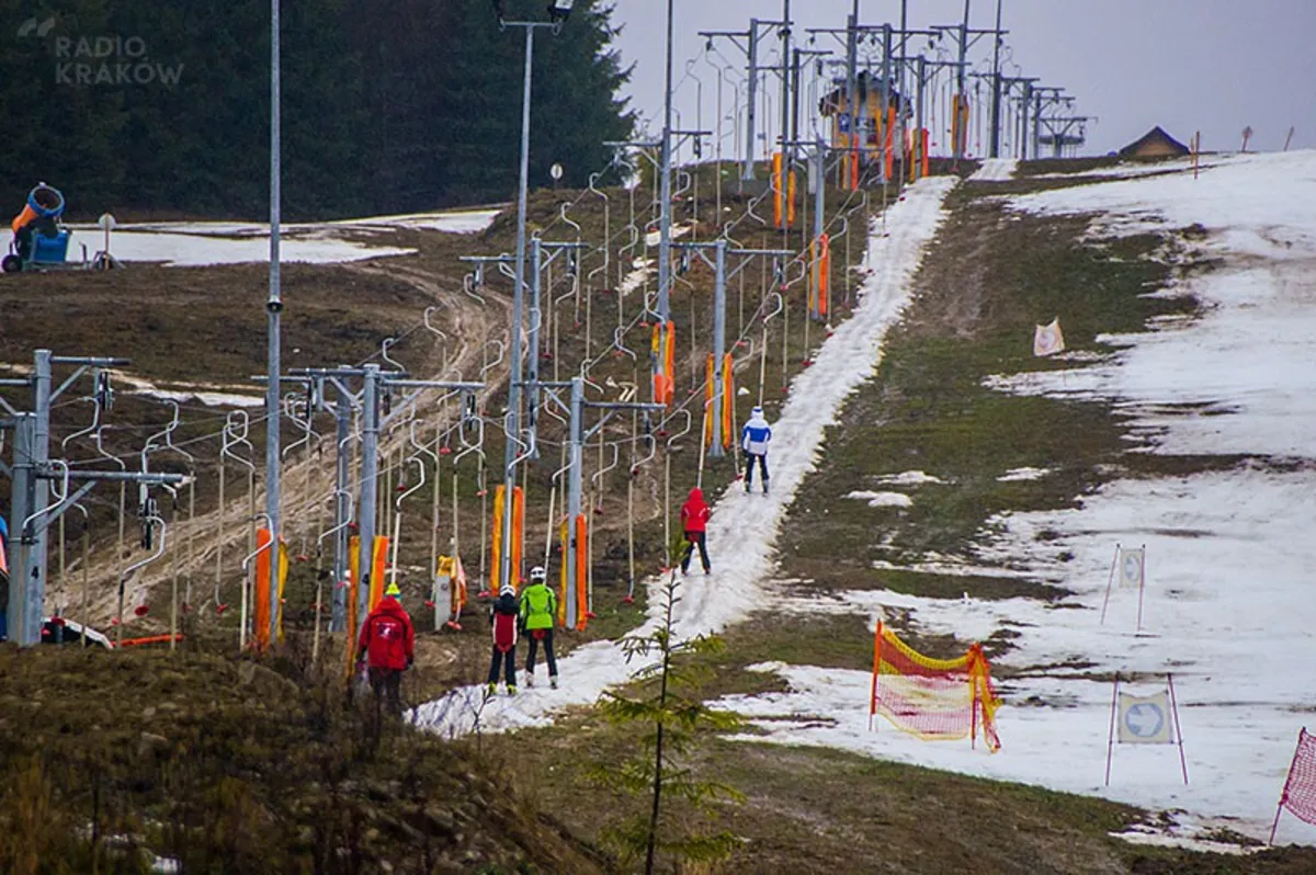 Amatorów białego szaleństw można już spotkać w Tyliczu