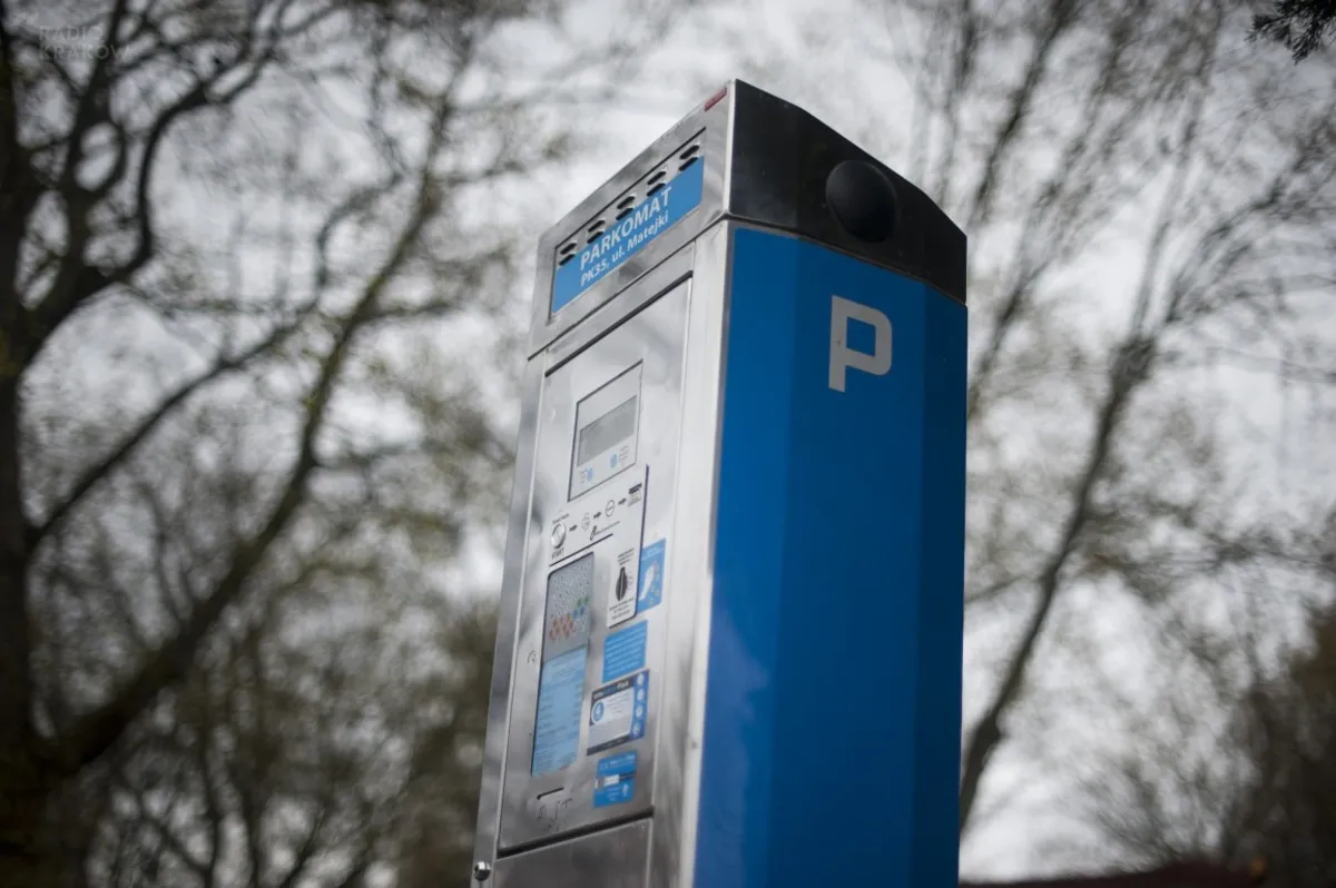 Koniec z darmowym parkowaniem wzdłuż ulicy Piłsudskiego w centrum Limanowej?