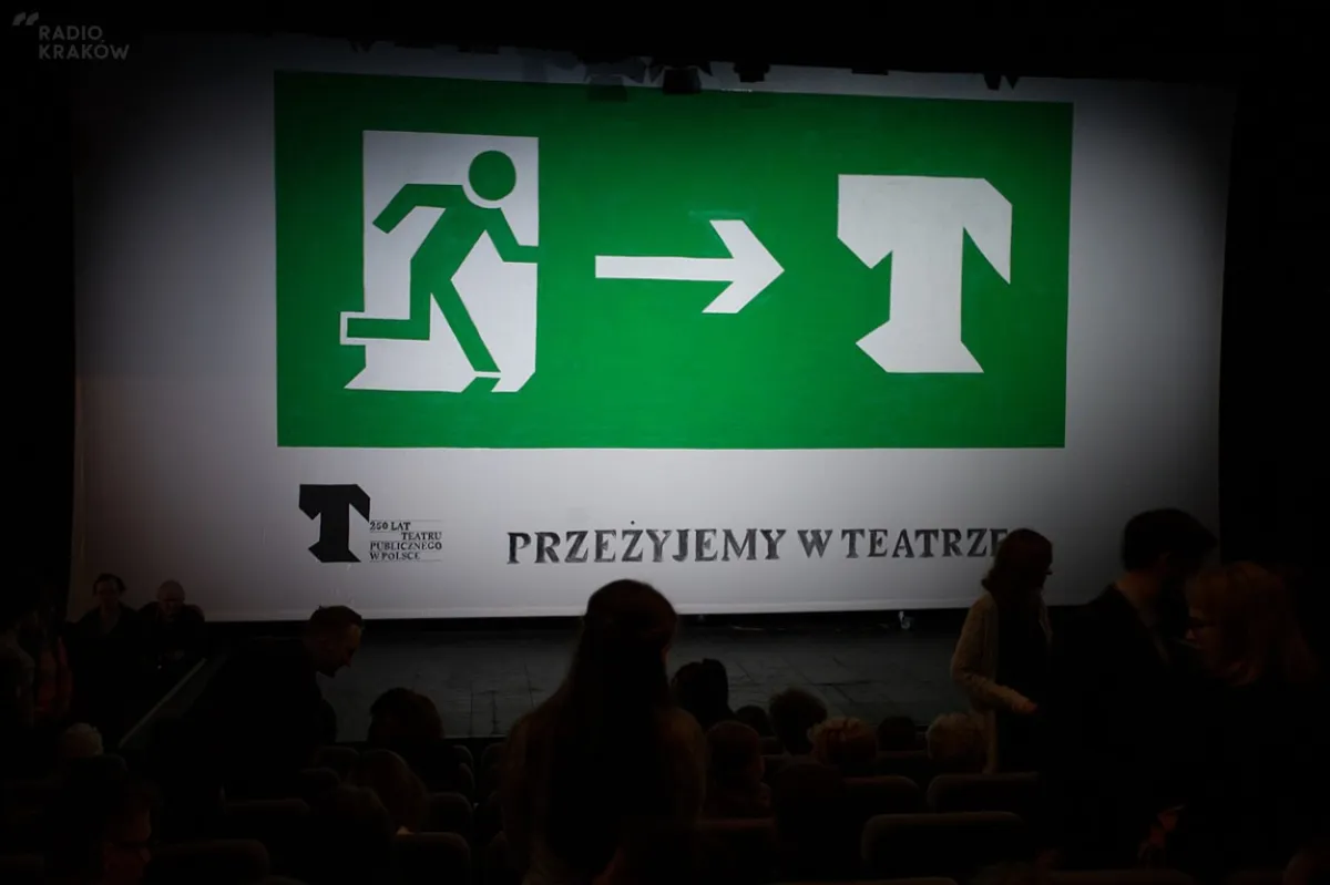 Kontrowersyjna kurtyna w Starym Teatrze