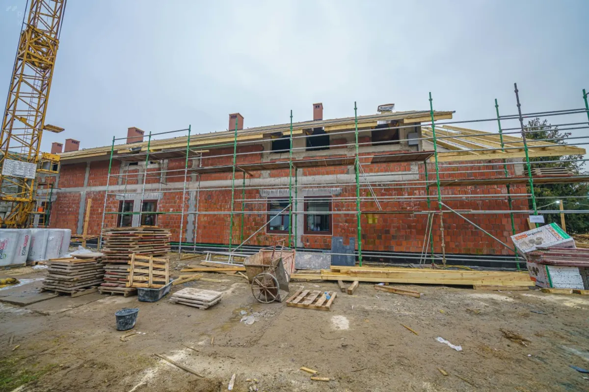 Rozbudowa Sądeckiego Hospicjum idzie zgodnie z planem