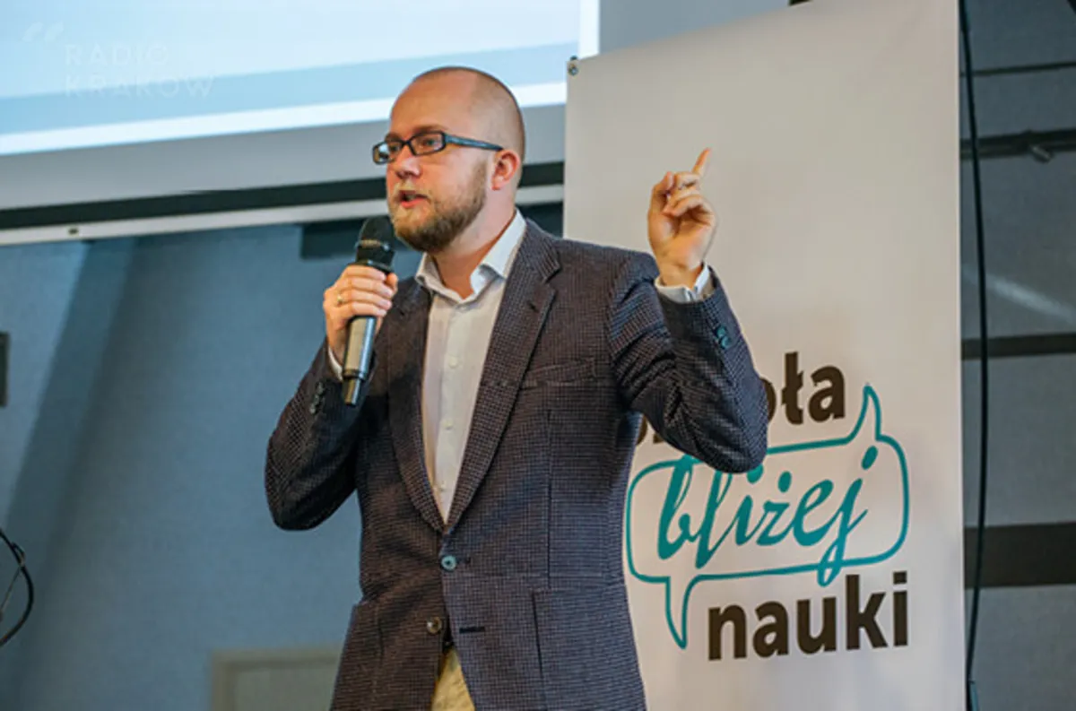 Na początku był szum, a nie wybuch