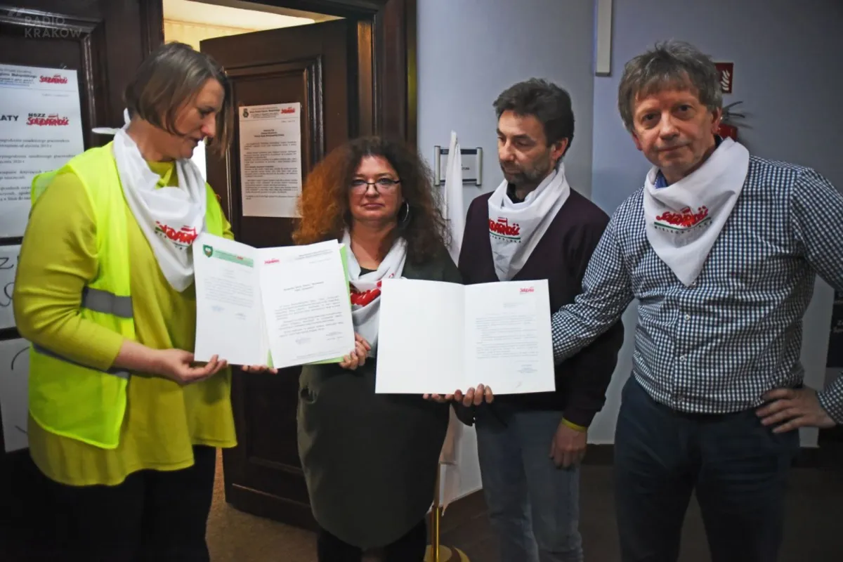 Okupacja kuratorium w Krakowie potrwa do czasu pojawienia się osoby decyzyjnej