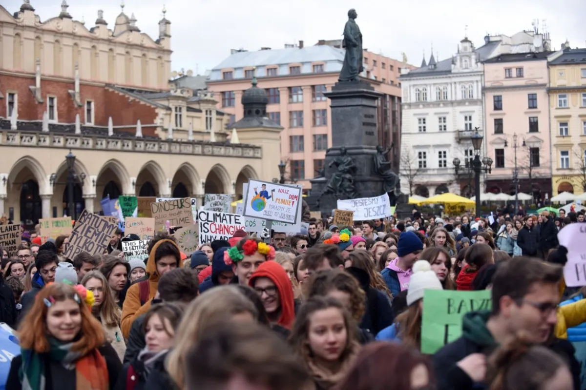 "Dzieci i ryby swój głos mają!". Młodzież wyszła na ulice 