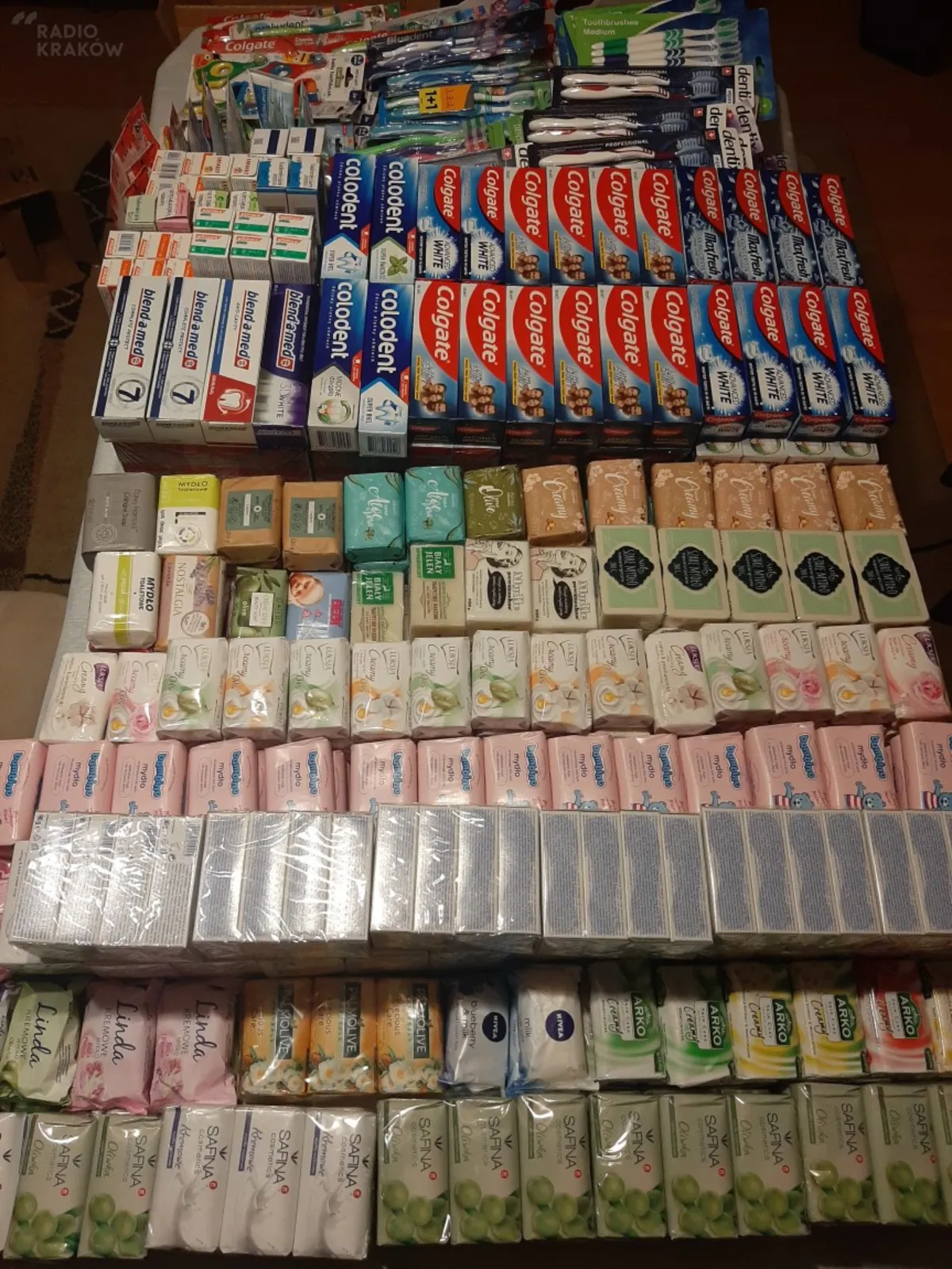 Szczoteczki, pasty i mydła dla dzieci z Afryki od uczniów SP w Brzeznej-Litaczu