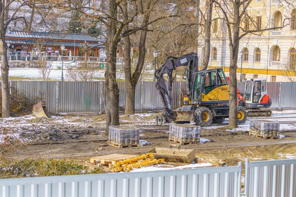 Krynica: trwa remont deptaka