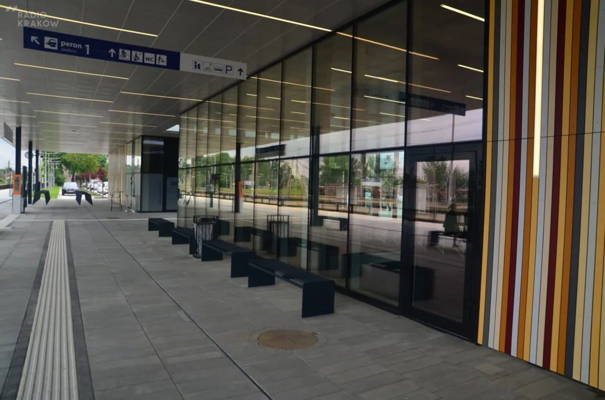 Opóźnienia pociągów do Oświęcimia po uszkodzeniu sieci trakcyjnej