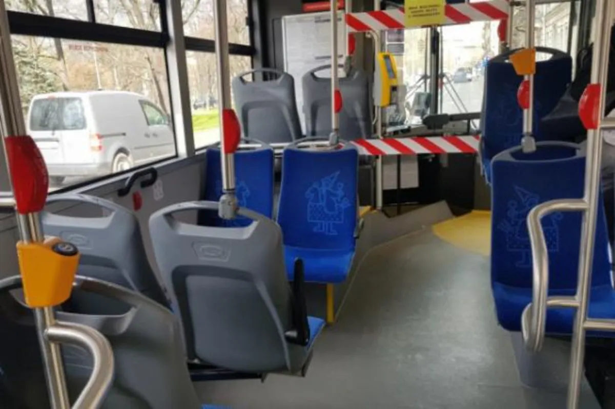Z autobusów i tramwajów znikają wydzielone strefy przy kierowcy