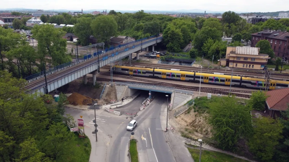 Remont wiaduktu kolejowego nad ulicą Prądnicką wydłuży się o kilka tygodni