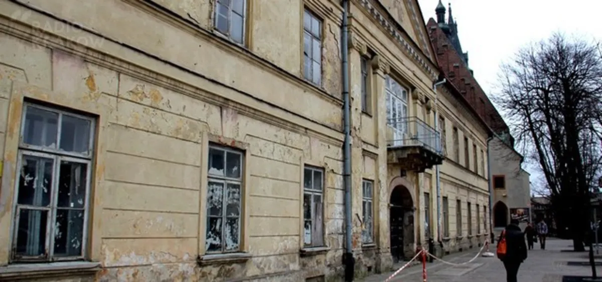 Olkusz: ruina w rynku symbolem urzędniczej niemocy