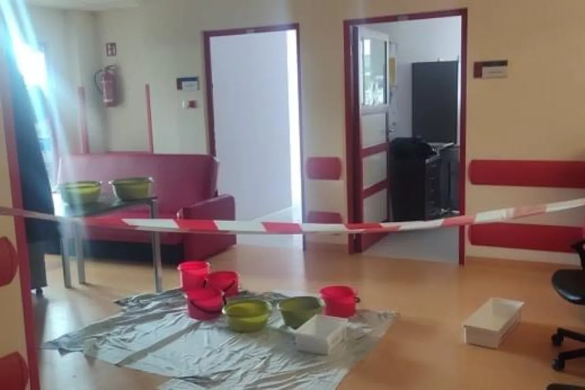 Doraźnie naprawiono dach budynku C Uniwersyteckiego Szpitala Dziecięcego w Krakowie