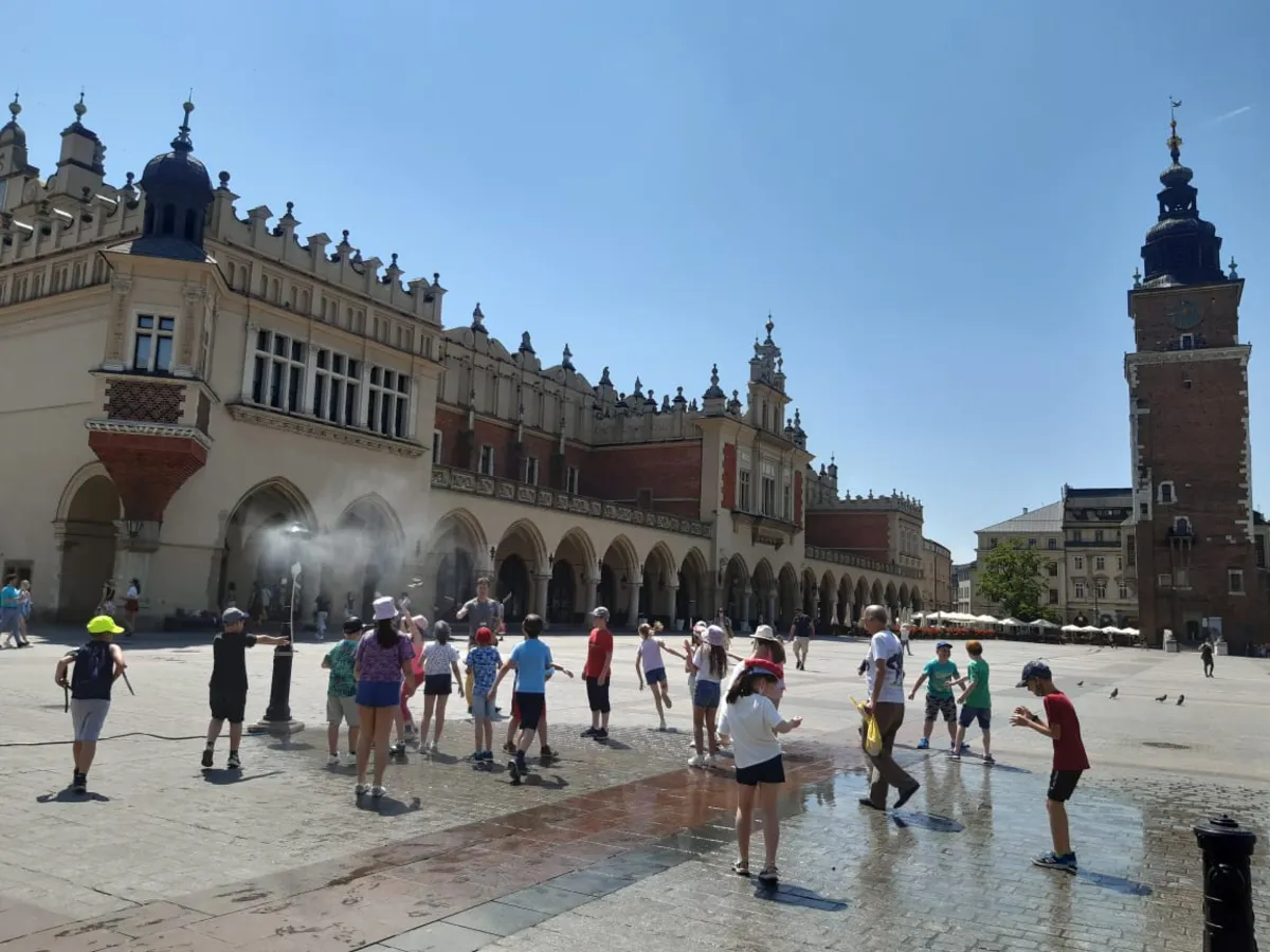 W Małopolsce ostrzeżenia przed upałem i burzami z gradem