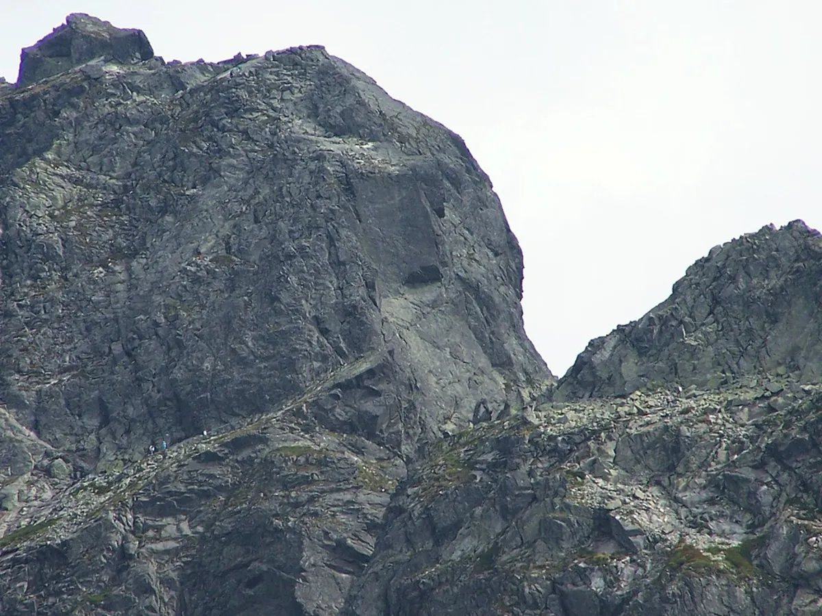Tatry: zamknięty szlak ze Zmarzłego Stawu do Koziej Przełęczy