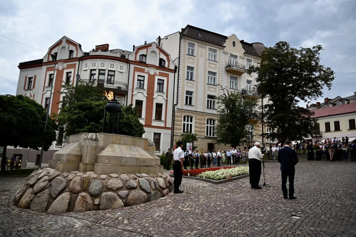Mieszkańcy Tarnowa uczcili 77. rocznicę wybuchu Powstania Warszawskiego