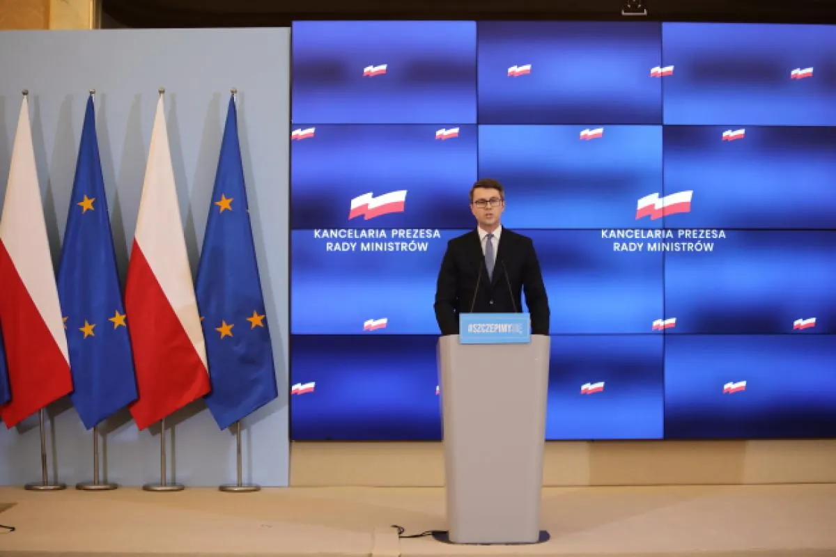 Rzecznik rządu: premier zwrócił się do prezydenta o odwołanie Jarosława Gowina z funkcji wicepremiera i szefa MRPiT
