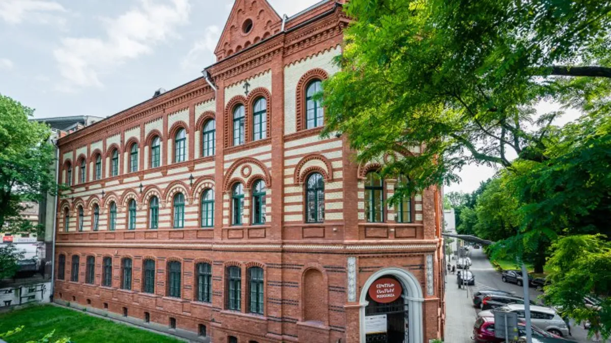 "Spotkanie ze starą szkołą” - Oprowadzanie po Centrum Kultury Podgórza