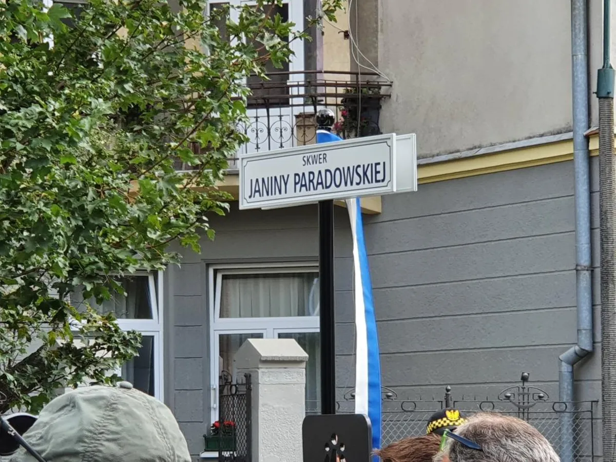 Janina Paradowska oficjalnie została patronką skweru przy ulicy Łobzowskiej w Krakowie