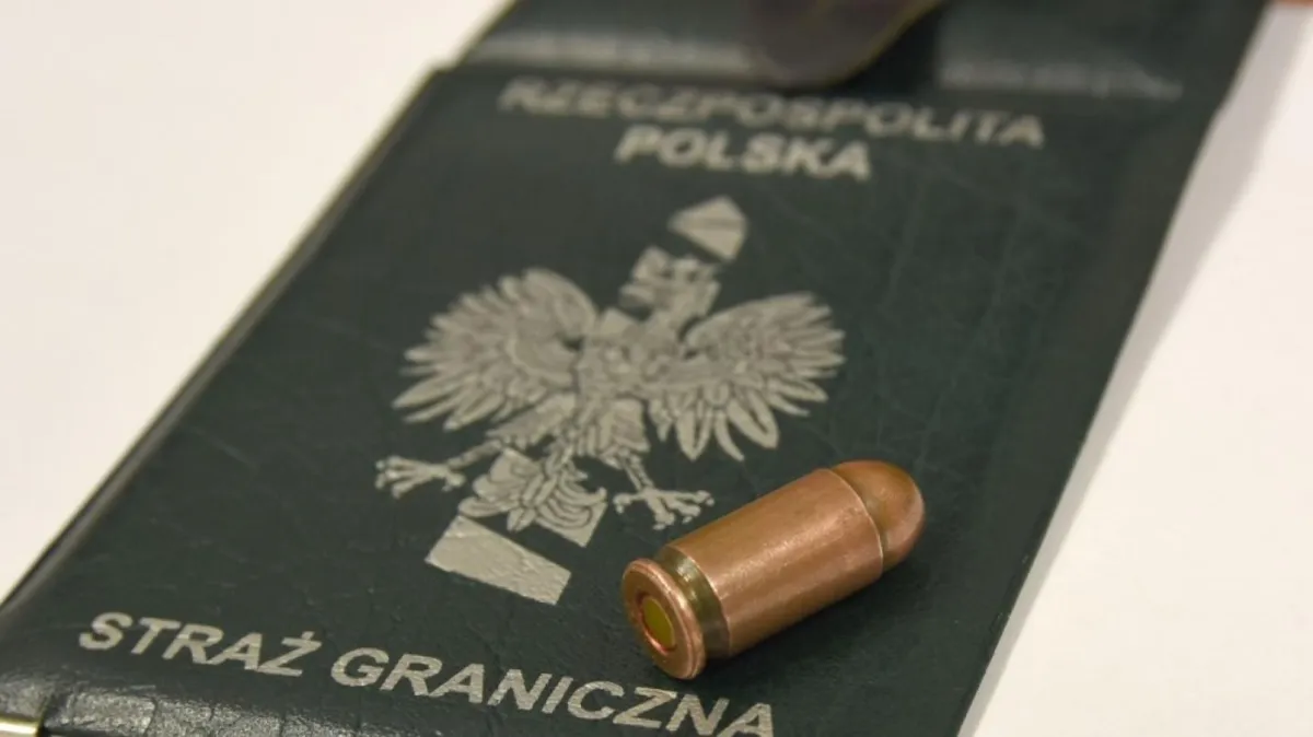 Mieszkaniec Radomia chciał polecieć z Krakowa na wakacje. W portfelu miał... nabój