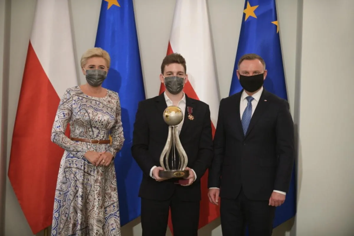 Prezydent odznaczył arcymistrza Jana-Krzysztofa Dudę Złotym Krzyżem Zasługi 