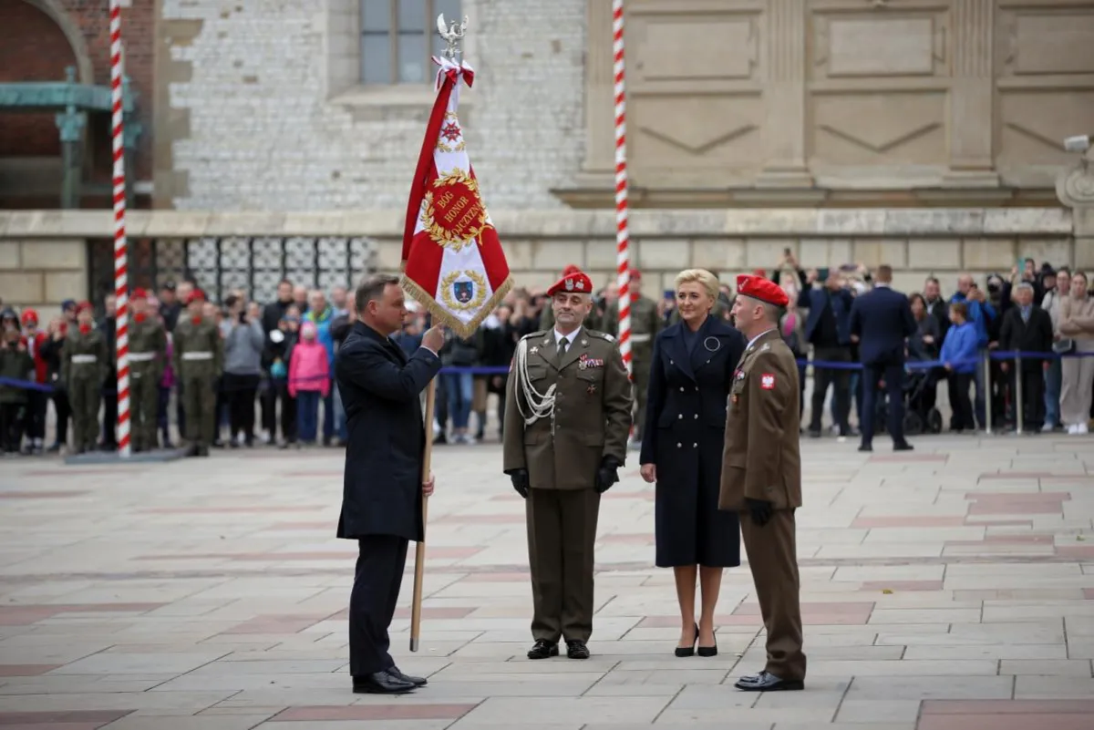 Uroczystość wręczenia sztandaru wojskowego Oddziałowi Żandarmerii Wojskowej w Krakowie