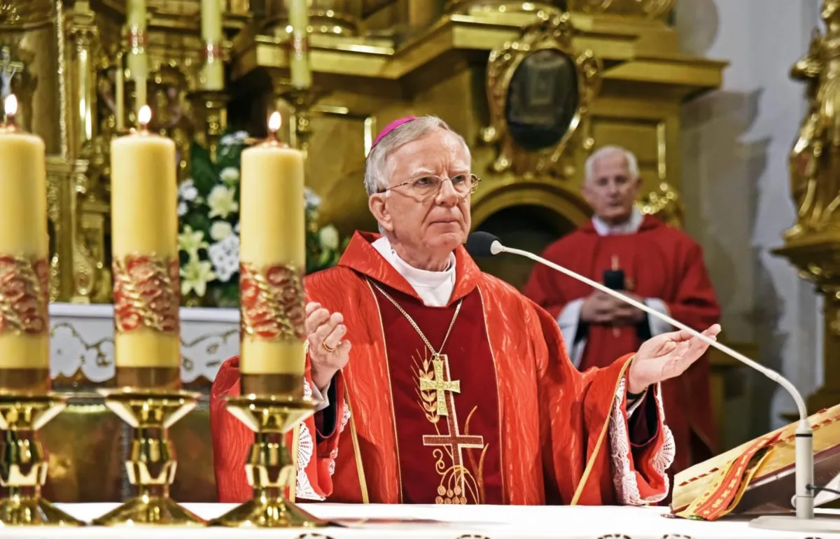 Abp Jędraszewski: potrzebujemy serca, które potrafi kochać nie słowami, ale czynem