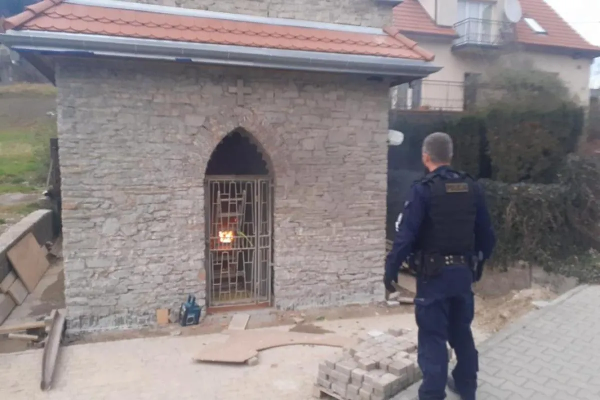 Prokuratorskie zarzuty za podpalenie zabytkowej kaplicy w Jasienicy