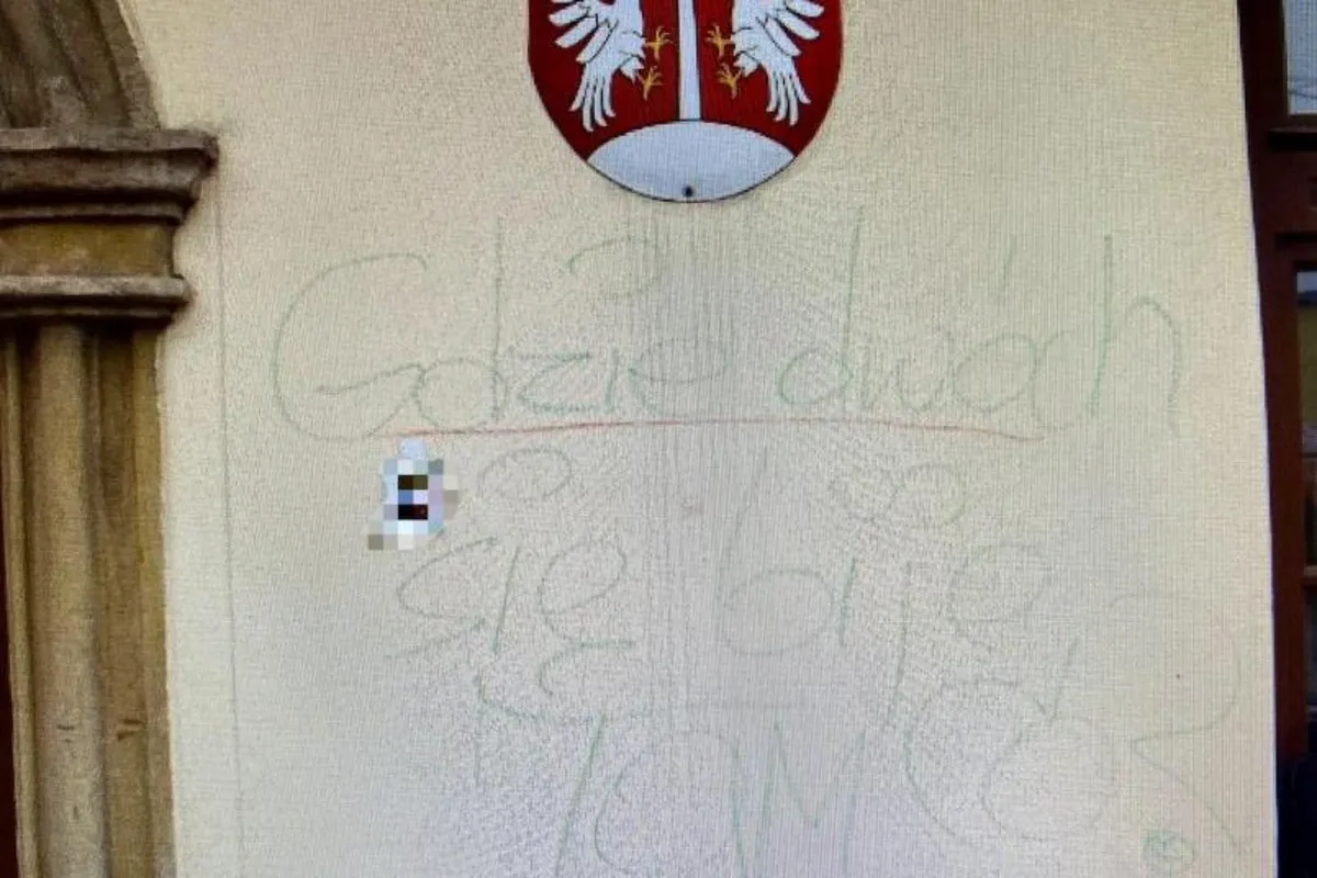 Pomalował budynek starostwa w Myślenicach, bo "Bieg Niepodległości się nie odbył"?