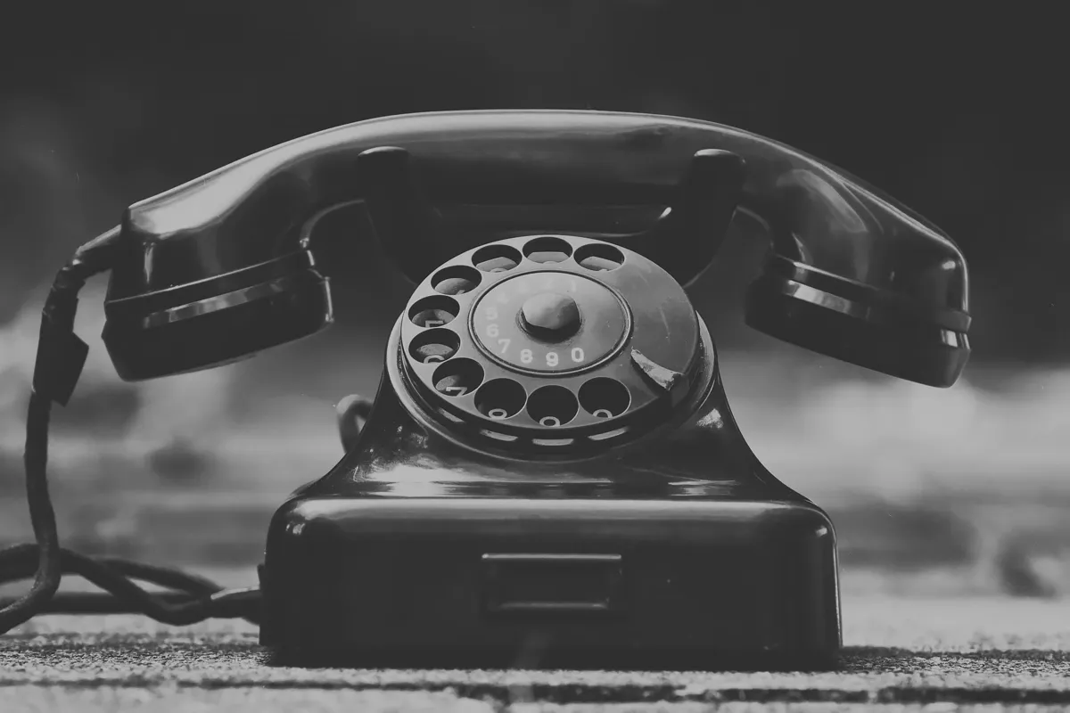 Jesień to dobra pora, by poszukać wsparcia w całodobowym telefonie zaufania ALCO TEL