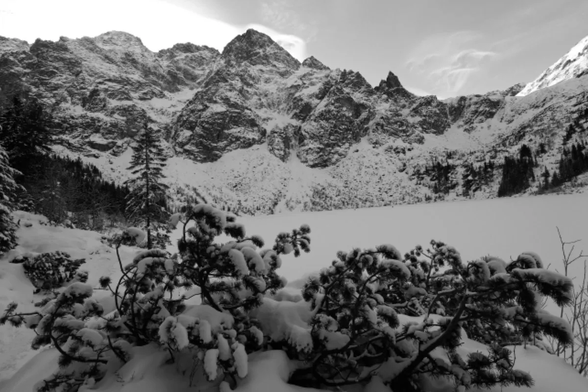 Zimowy krajobraz nad Morskim Okiem