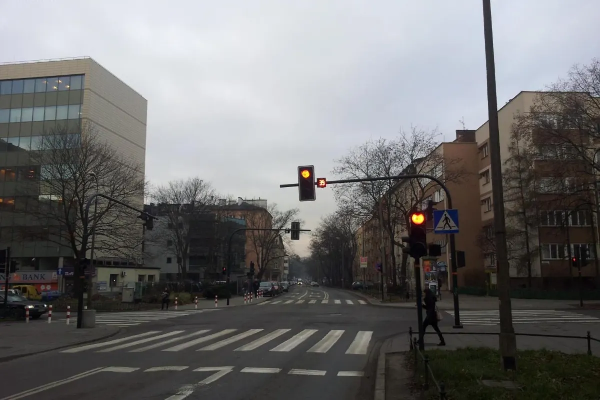 Ostatnie sekundniki znikną z krakowskich skrzyżowań