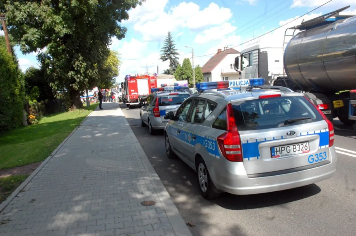 Wypadek busa na DK nr 28 (fot. wadowiceonline.pl)