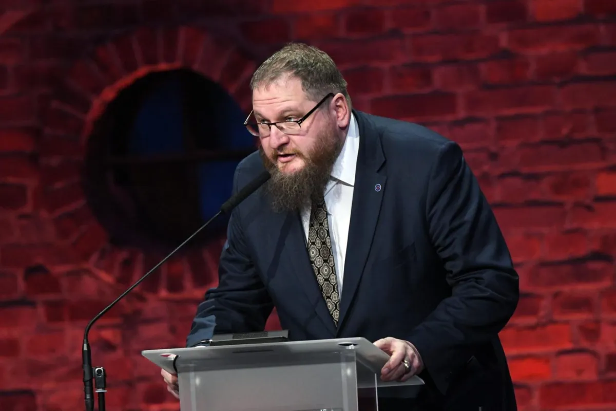 Dyrektor Muzeum Auschwitz krytykuje decyzję o likwidacji stowarzyszenia Memoriał